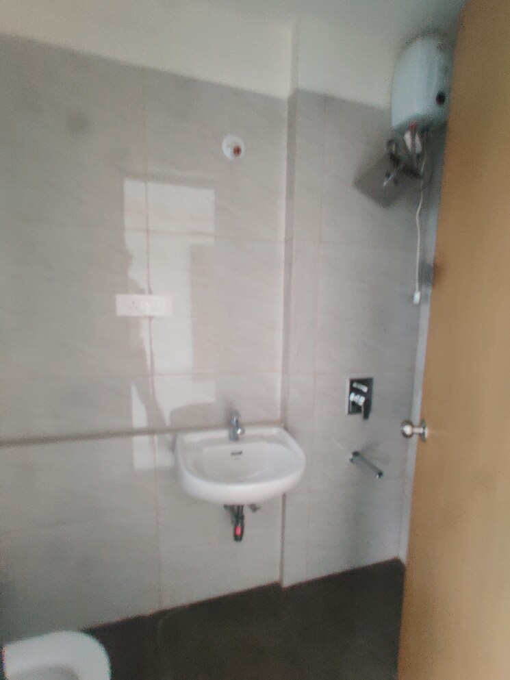 Bathroom, chandak-34-park-estate 5 Bedroom 1230 Sq.Ft. Apartment In Goregaon West Mumbai 9771484