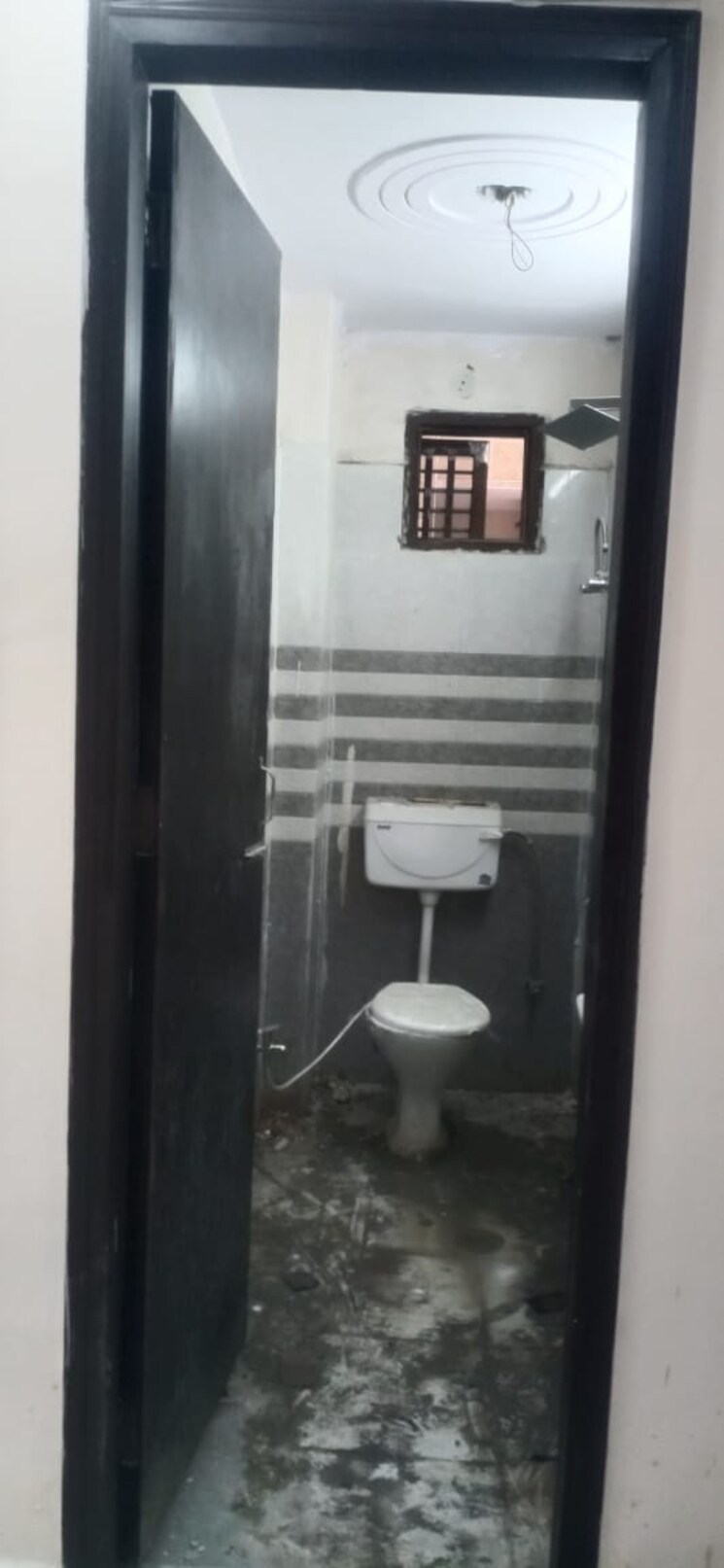Bathroom, laxmi nagar 2 Bedroom 650 Sq.Ft. Builder Floor In Laxmi Nagar Delhi 9771540