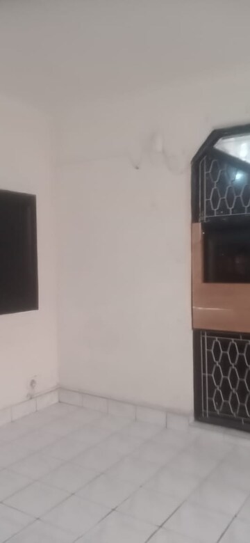 2 BHK Builder Floor For Rent in Nirman Vihar