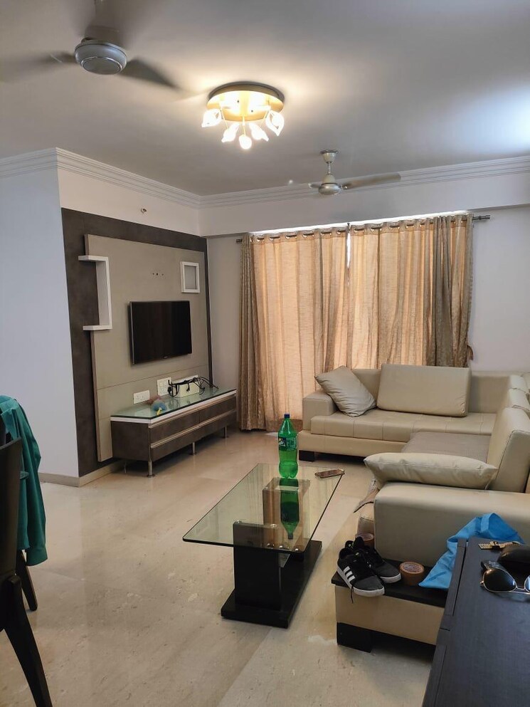 Cover Image, lake-primrose 3 Bedroom 1500 Sq.Ft. Apartment In Powai Mumbai 9771622