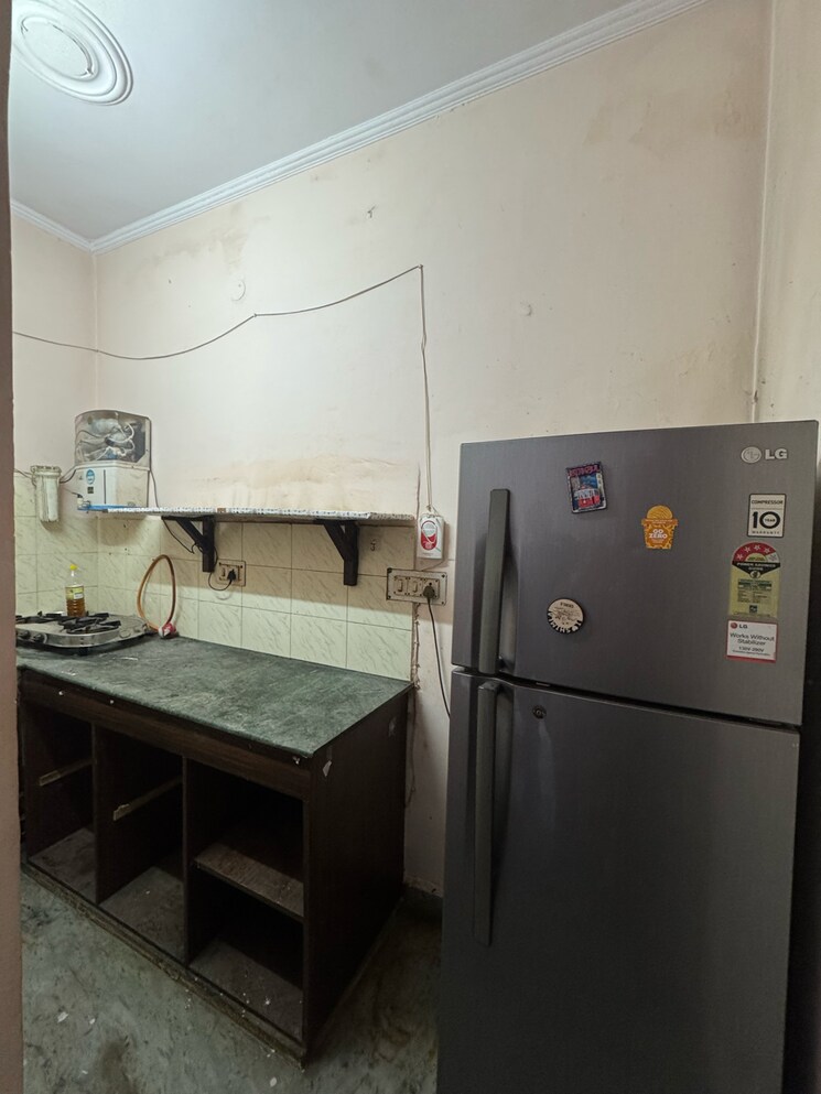 Kitchen, moti nagar 1 RK 50 Sq.Yd. Apartment In Moti Nagar Delhi 9771133