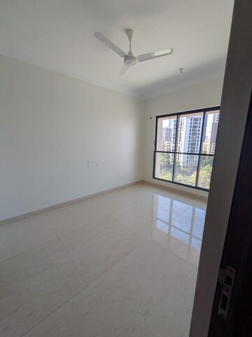 Room in 2 BHK Apartment at K Raheja Raheja Residency, Malad East – for Rent
