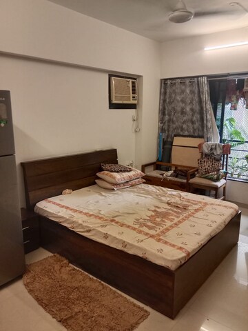 Bedroom in 2 BHK Apartment at Khar West – for Rent