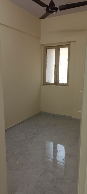Room in 1.5 BHK Builder Floor at Lotus Natasha Park, Mira Road East – for Rent
