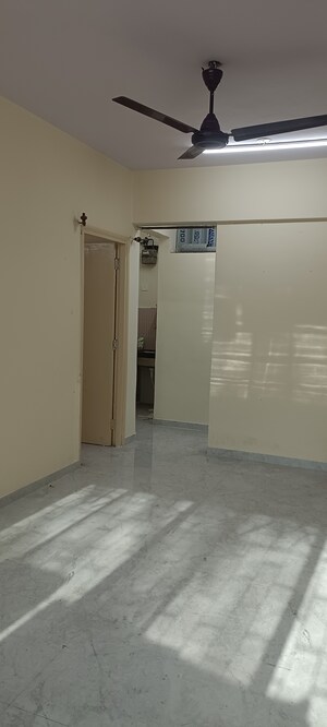 Room in 1.5 BHK Builder Floor at Lotus Natasha Park, Mira Road East – for Rent