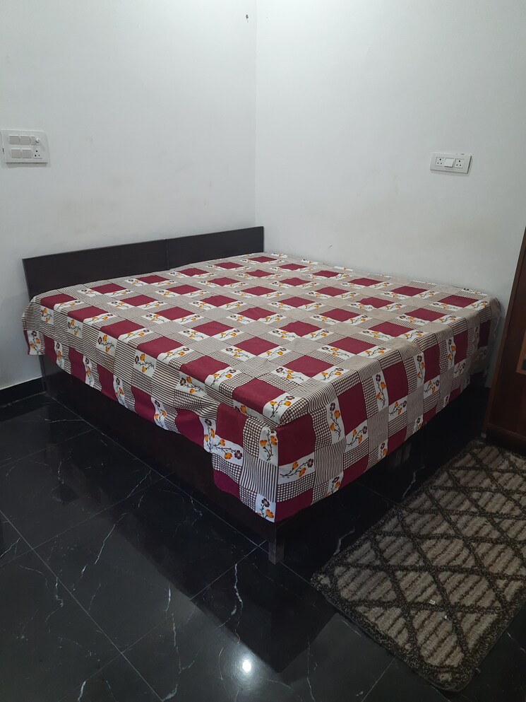  Parking, sector 63a Pg For Boys & Girls In Sector 63a 9771869