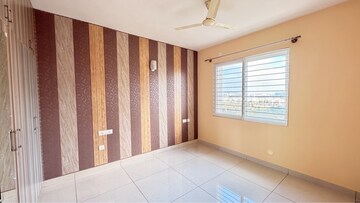 Room in 2.5 BHK Apartment at Prestige Lakeside Habitat, Varthur – for Rent