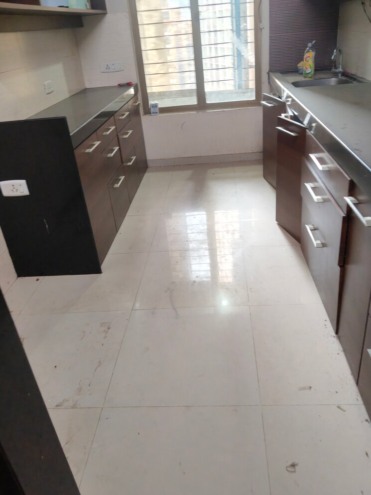 Kitchen, oberoi-springs 2.5 Bedroom 1100 Sq.Ft. Apartment In Andheri West Mumbai 9772063