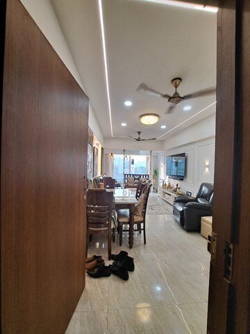 Team Area in 2 BHK Apartment at Rane Millenium, Jogeshwari East – for Sale