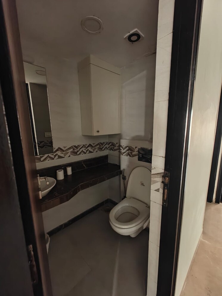 Bathroom, dheeraj-insignia 3 Bedroom 1329 Sq.Ft. Apartment In G Block Bkc Mumbai 9772316