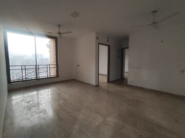 Room in 2 BHK Apartment at Hiranandani Woodpark Apartment, Ghodbunder Road – for Rent