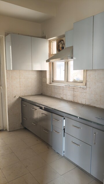 Kitchen in 3 BHK Apartment at BPTP Princess Park, Sector 86 – for Sale