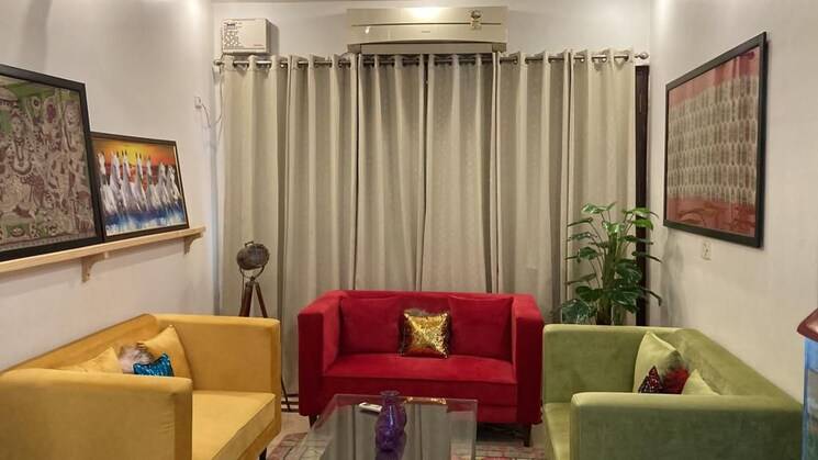 Living Room, kamla nagar 3 Bedroom 166 Sq.Yd. Builder Floor In Kamla Nagar Delhi 9772353
