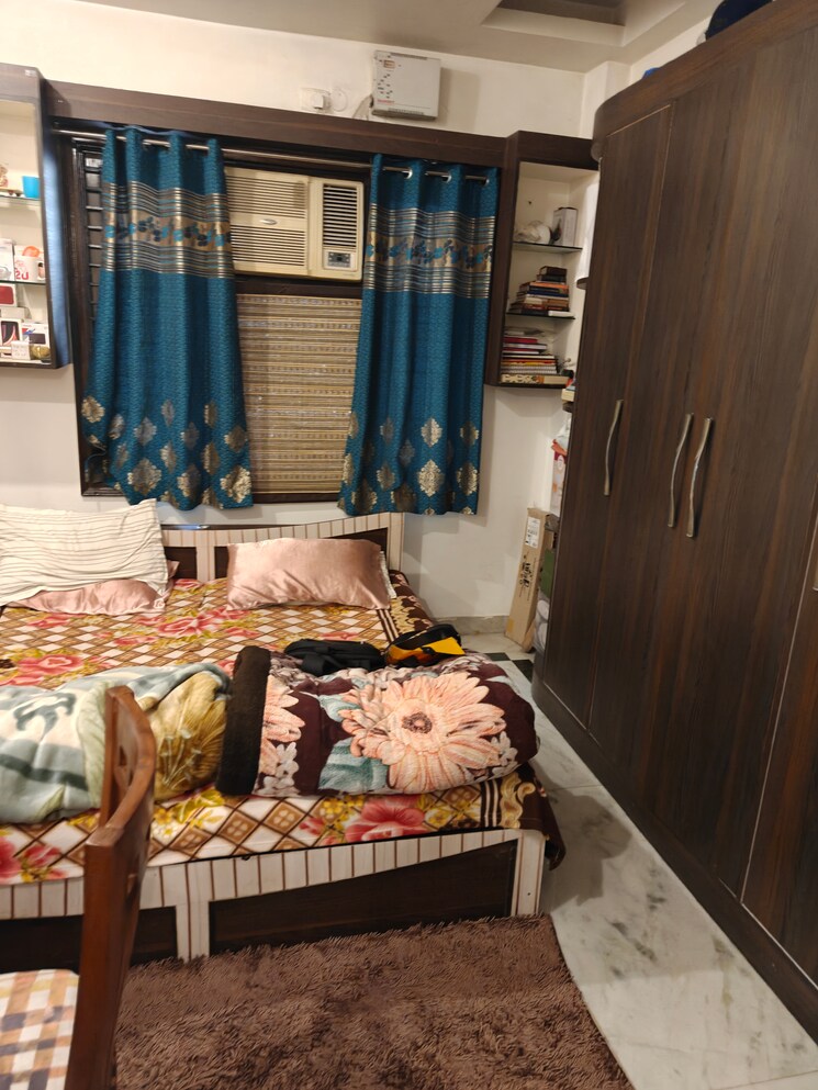 Bedroom, kamla nagar 3 Bedroom 166 Sq.Yd. Builder Floor In Kamla Nagar Delhi 9772353
