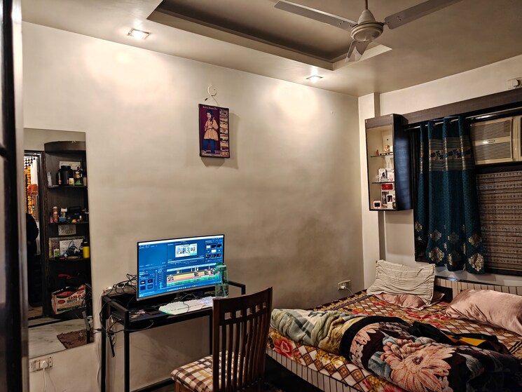 Bedroom, kamla nagar 3 Bedroom 166 Sq.Yd. Builder Floor In Kamla Nagar Delhi 9772353