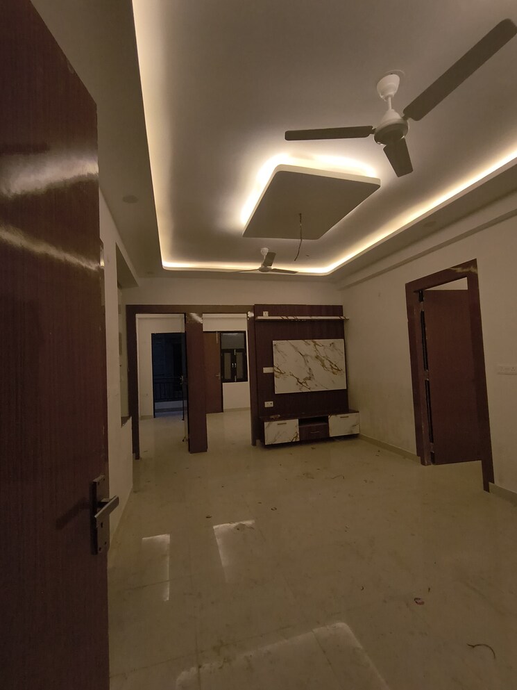Room, green-home 4 Bedroom 1700 Sq.Ft. Builder Floor In Sector 73 Noida 9772357