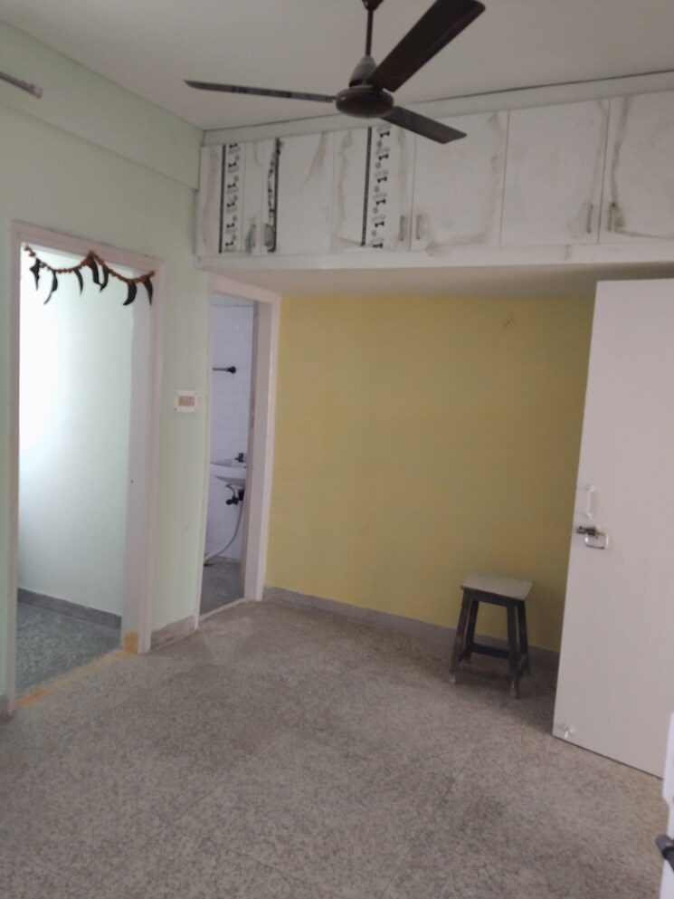 Room, sector 21c 3 Bedroom 1350 Sq.Ft. Apartment In Sector 21c Faridabad 9772378