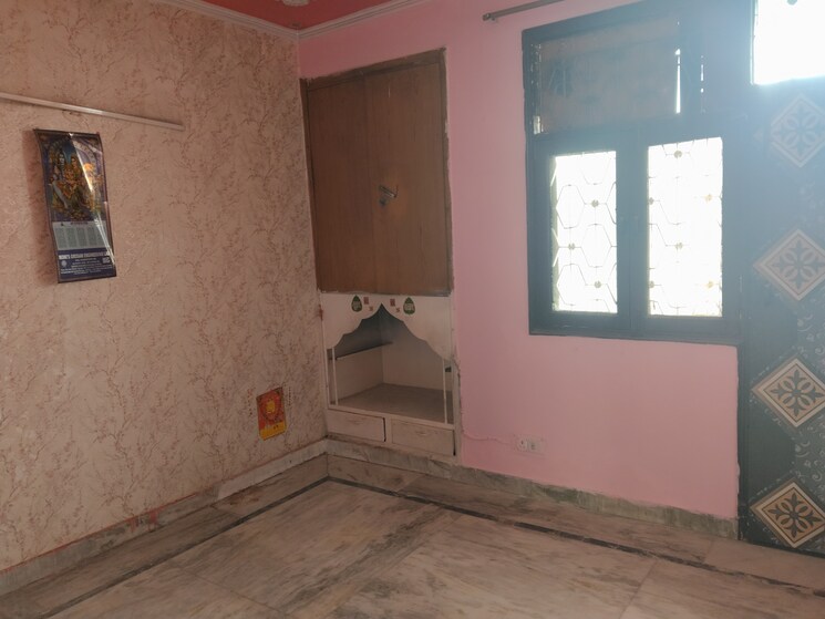 Room, sector 46 2 Bedroom 950 Sq.Ft. Apartment In Sector 46 Faridabad 9772386