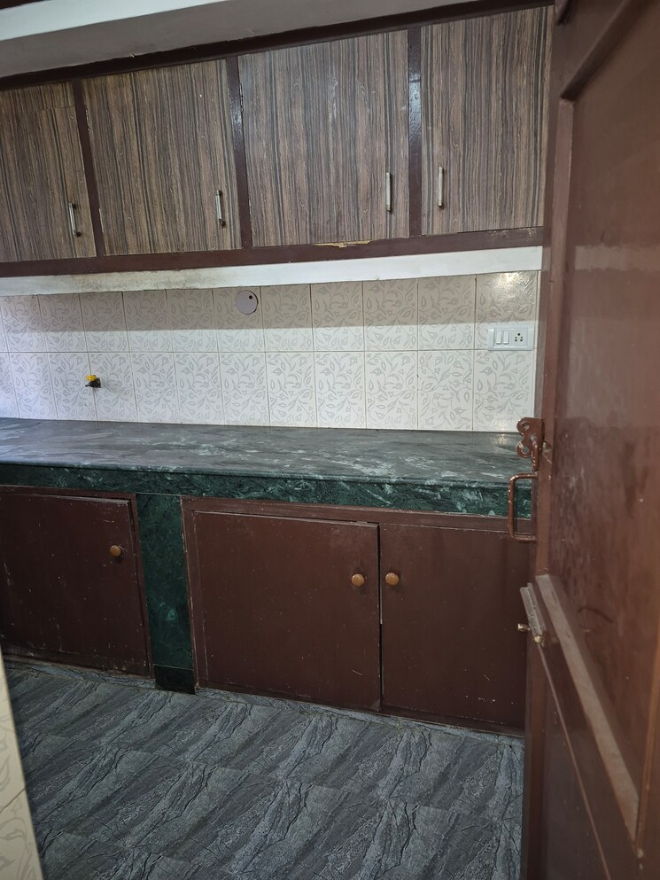 undefined, mayur vihar 2.5 Bedroom 780 Sq.Ft. Apartment In Mayur Vihar Delhi 9772391