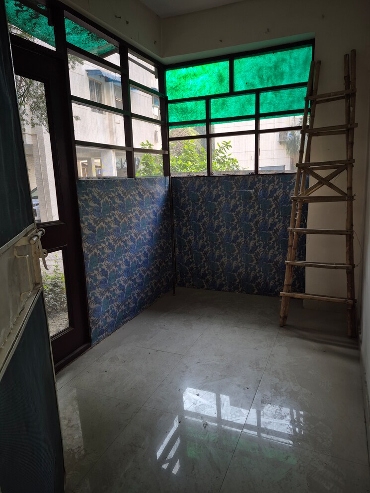 Bedroom, mayur vihar 2.5 Bedroom 780 Sq.Ft. Apartment In Mayur Vihar Delhi 9772391