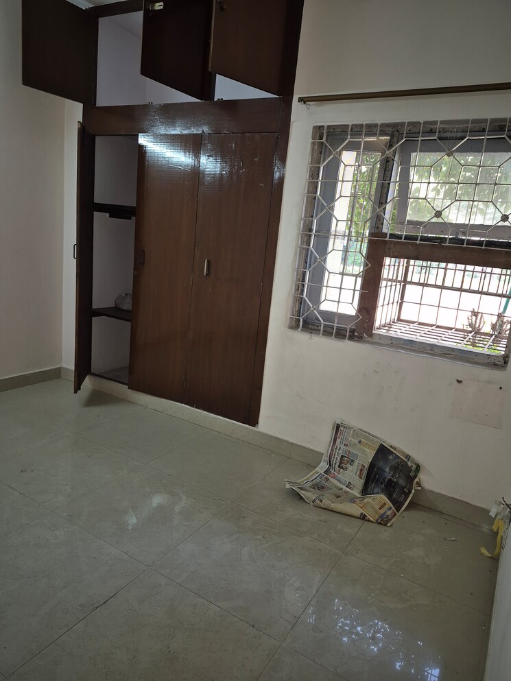 undefined, mayur vihar 2.5 Bedroom 780 Sq.Ft. Apartment In Mayur Vihar Delhi 9772391