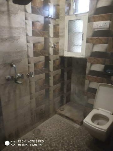 Bathroom in 2.5 BHK Builder Floor at Mayur Vihar – for Rent