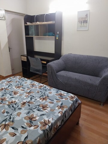 Bedroom in 1 RK Apartment at Chittaranjan Park – for Rent