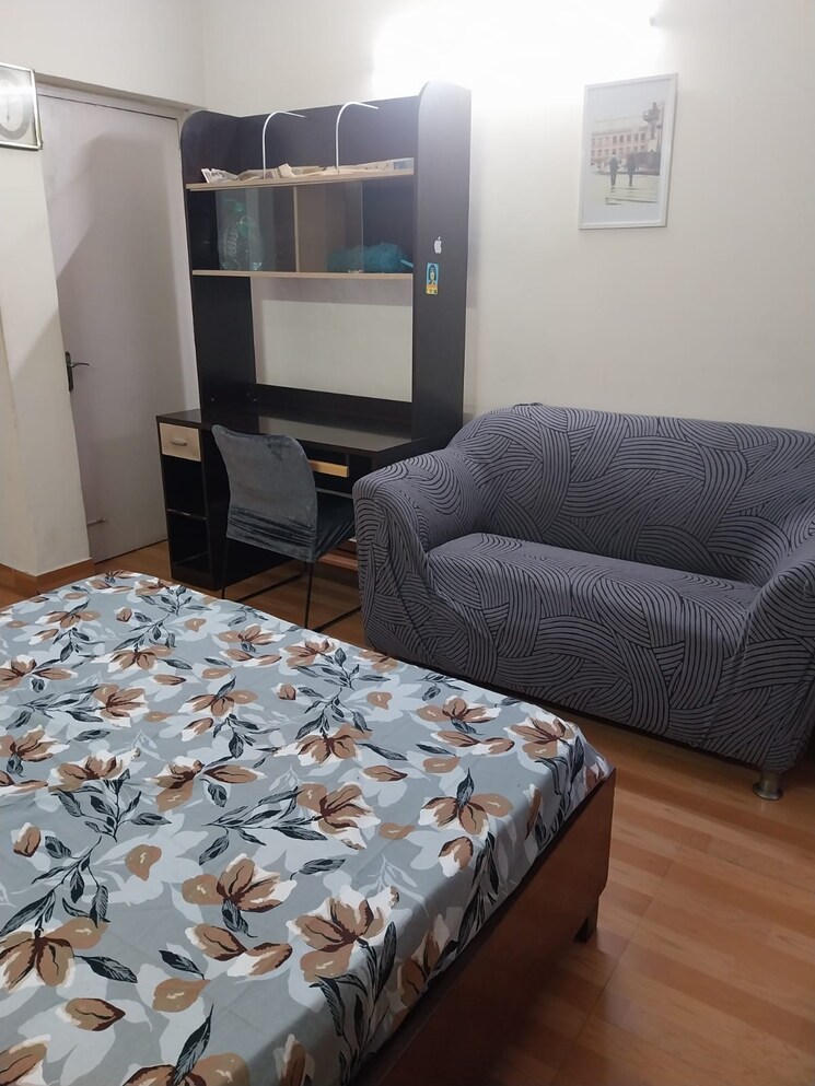 Bedroom, chittaranjan park 1 RK 400 Sq.Ft. Apartment In Chittaranjan Park Delhi 9772416