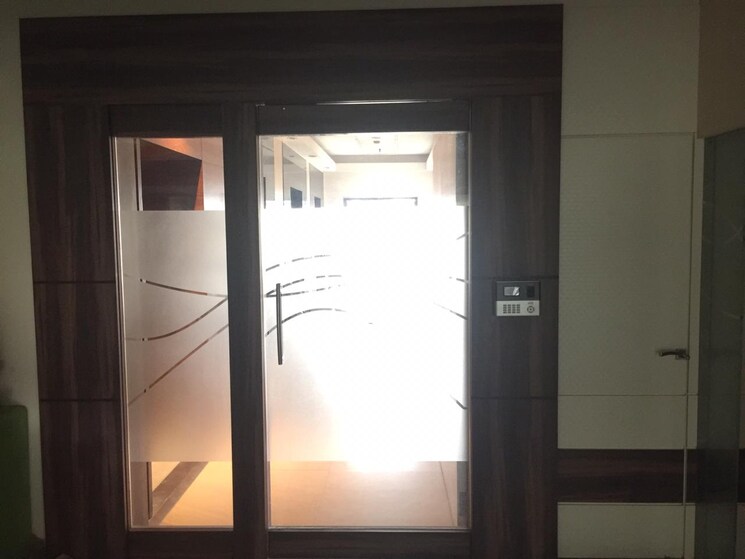 Room, o2-business-commercial-park Commercial Office Space 650 Sq.Ft. In Mulund West Mumbai 9772422