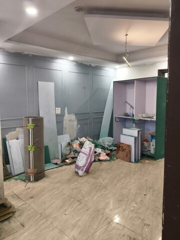 Parking in 3 BHK Builder Floor at Tarang Orchid, Sector 28 – for Sale