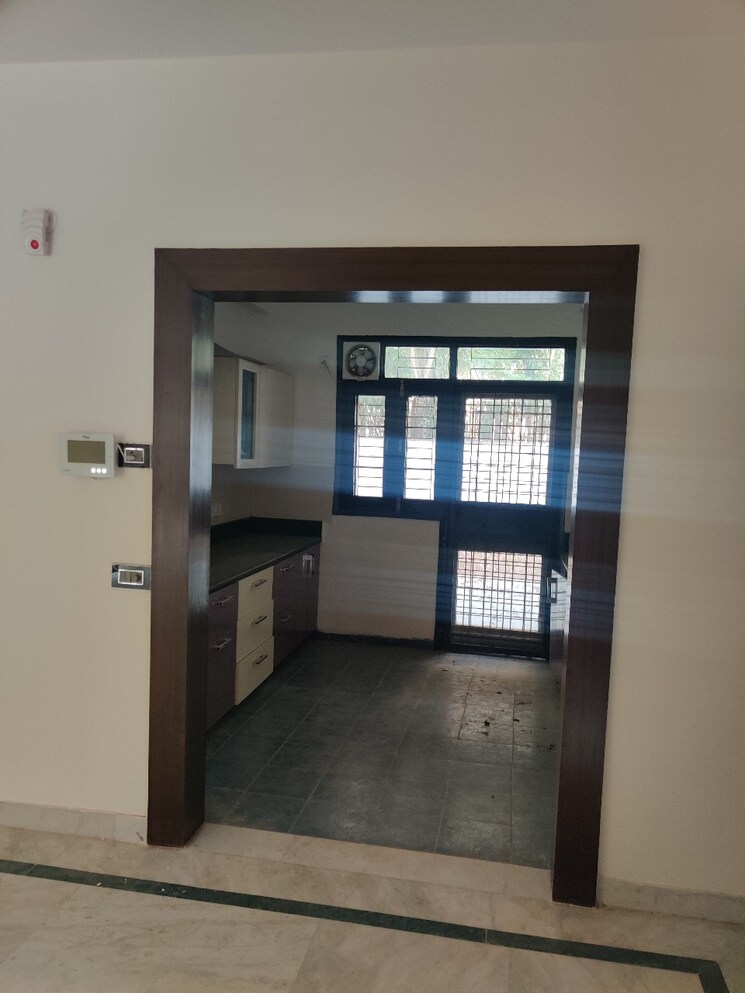 Room, unitech-south-city-ii 4 Bedroom 500 Sq.Yd. Builder Floor In Sector 50 Gurgaon 9772448