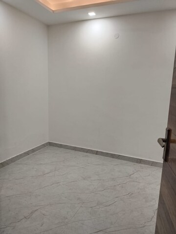 Room in 2 BHK Apartment at Panchsheel Vihar – for Rent