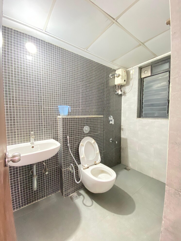 Bathroom, lodha-palava-city-lakeshore-greens 2 Bedroom 734 Sq.Ft. Apartment In Dombivli East Thane 9772479