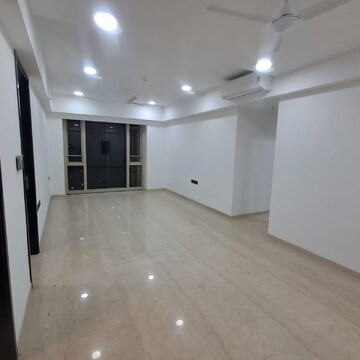 Room in 3 BHK Apartment at Lodha The Park Side, Kamala Mill – for Rent