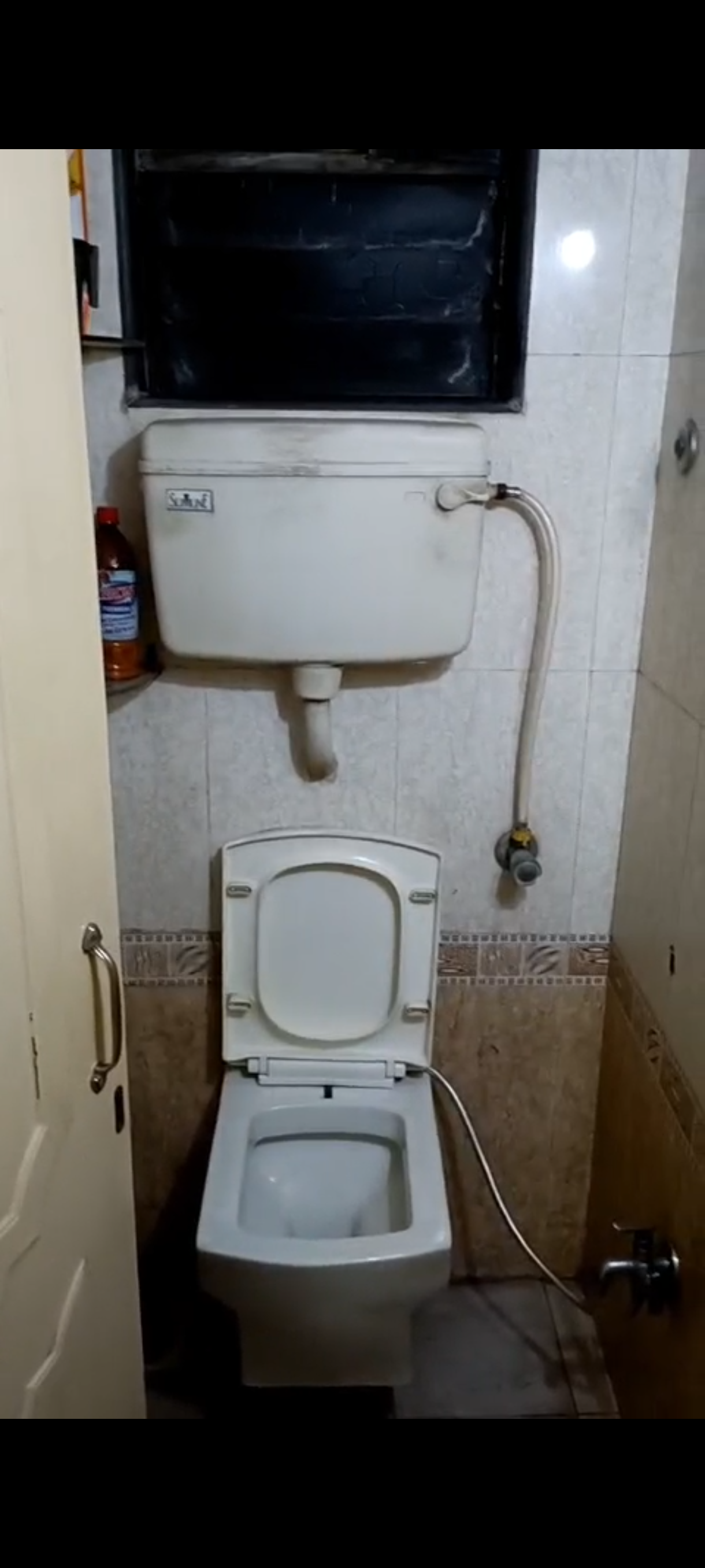 Bathroom in 1 BHK Apartment at Ajinkyatara CHS Chembur, Chembur – for Rent