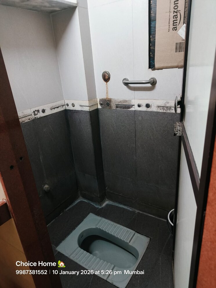 Bathroom, ghatkopar east 1 Bedroom 450 Sq.Ft. Apartment In Ghatkopar East Mumbai 9772544