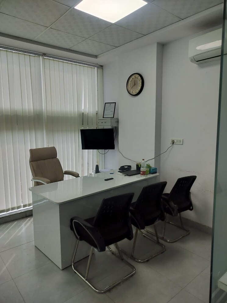 Team Area, sector 59 Commercial Office Space 2200 Sq.Ft. In Sector 59 Noida 9772550