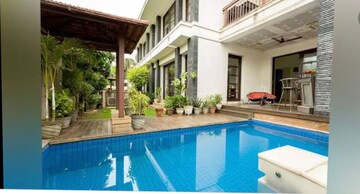 Swimming Pool in 3.5 BHK Villa at Vipul Tatvam Villas, Sector 48 – for Rent