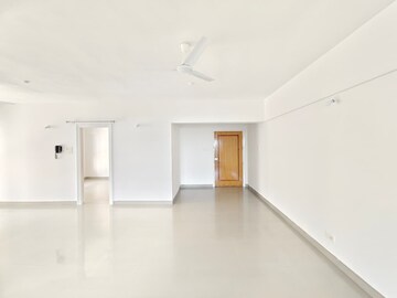 Room in 3 BHK Apartment at Marble Arch CHS, Model Colony – for Rent