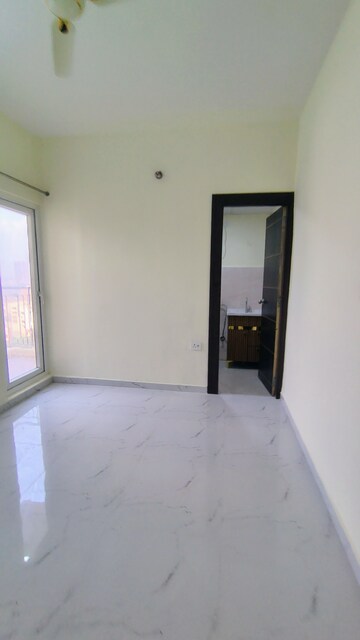 Room in 3 BHK Apartment at Pivotal Paradise, Sector 62 – for Rent