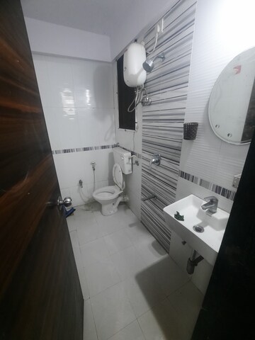 2 BHK Apartment For Rent in Mahavir Kalpavruksha, Ghodbunder Road