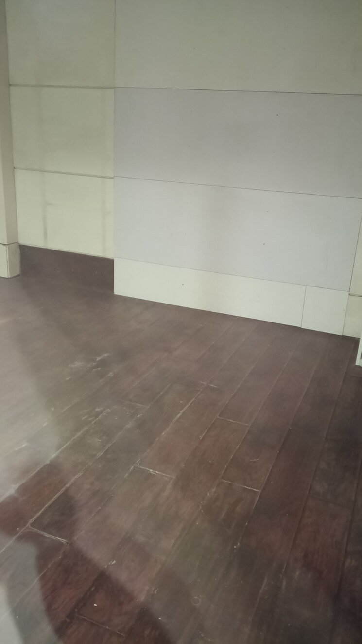 Cover Image, natural-awas Commercial Shop 1200 Sq.Ft. In Chinar Park Kolkata 9772617