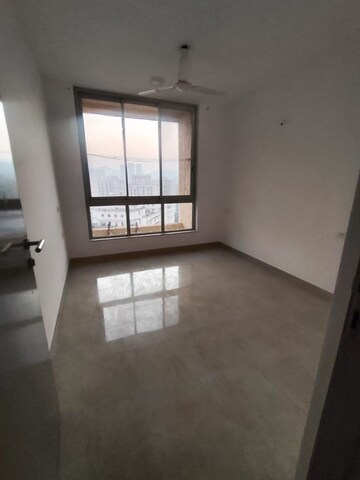 2 BHK Apartment For Sale in Hiranandani Woodpark Apartment, Ghodbunder Road