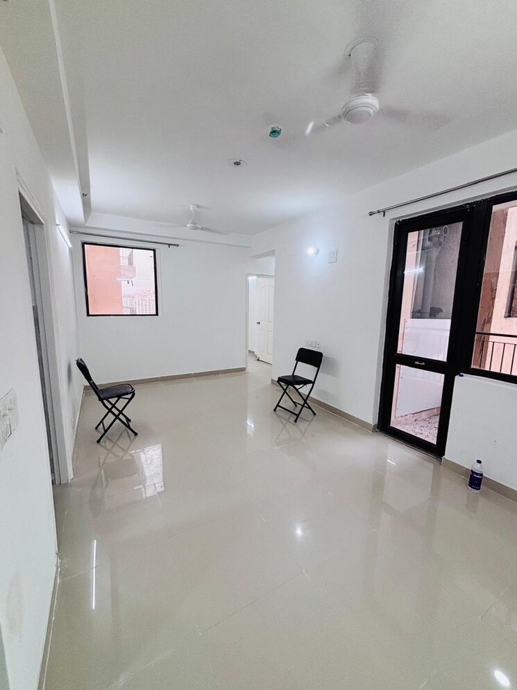 Master Bedroom, rg-luxury-homes 2.5 Bedroom 1325 Sq.Ft. Apartment In Sector 16b Greater Noida Greater Noida 9772690