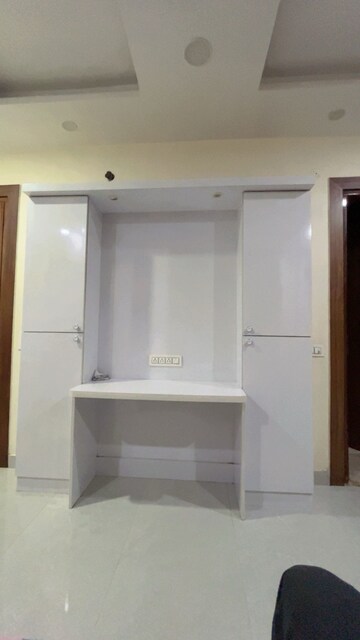 Furnished Amenities in 3 BHK Independent House at Dilshad Garden – for Sale