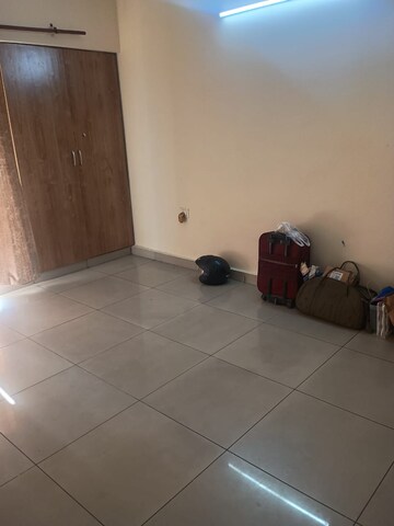 Parking in 2 BHK Apartment at Panchsheel Greens II, Sector 16 Greater Noida – for Rent