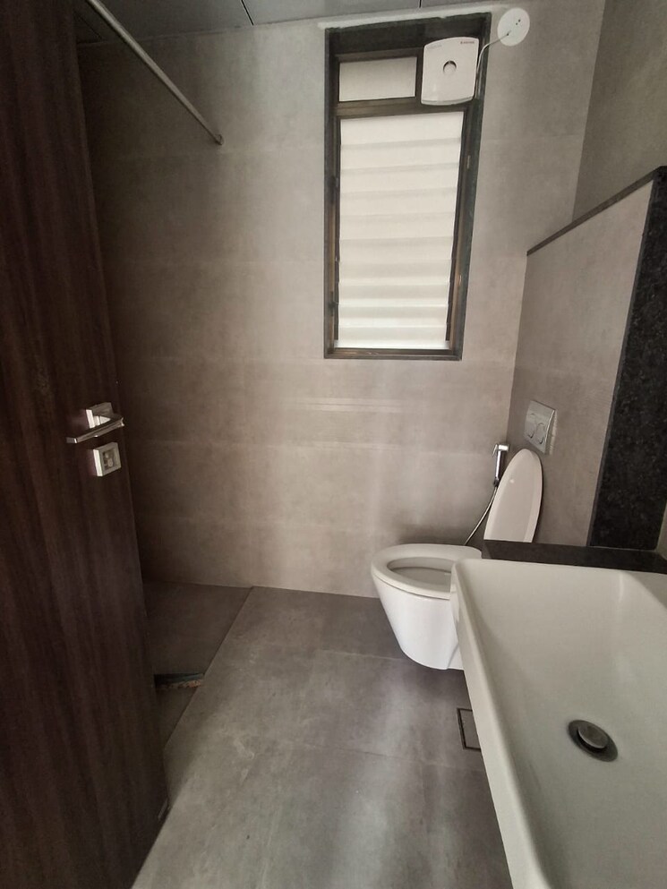 Bathroom, kolte-patil-western-avenue 2 Bedroom 740 Sq.Ft. Apartment In Wakad Pune 9772718