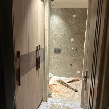 Bathroom in 5 BHK Independent House at Modipuram – for Sale