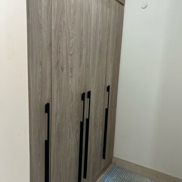 Furnished Amenities in 5 BHK Independent House at Modipuram – for Sale