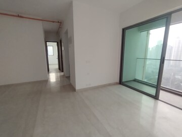 Room in 3 BHK Apartment at Kalpataru Immensa, Kolshet Road – for Sale